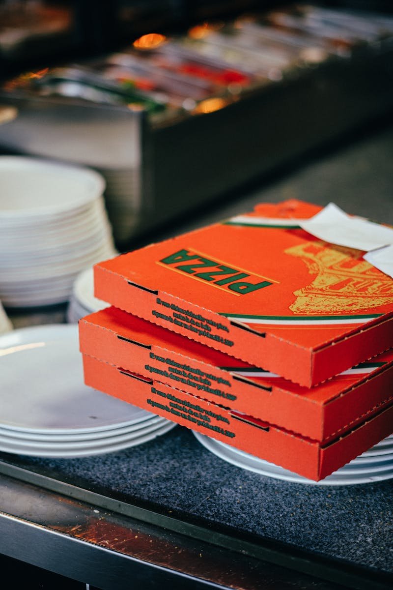 Generic-print pizza boxes